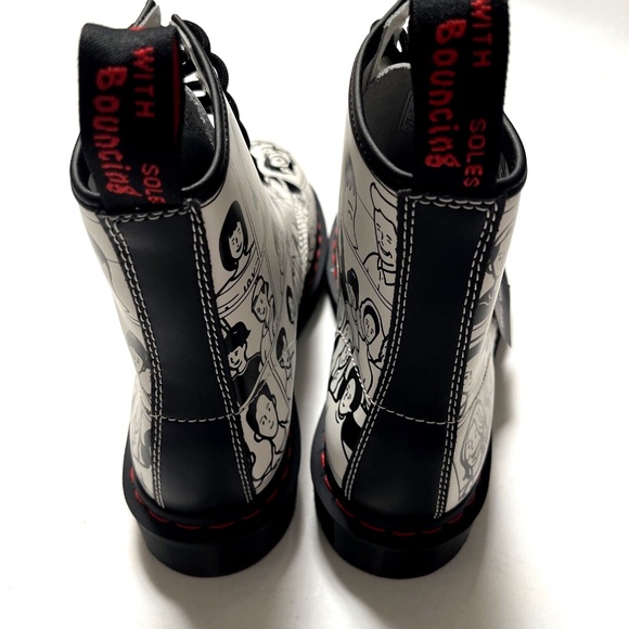 Dr. Martens 1460 Pride Boots Fuyuki Kanai Manga Art Leather Mens 9 Womens 10 NWO - Picture 8 of 13